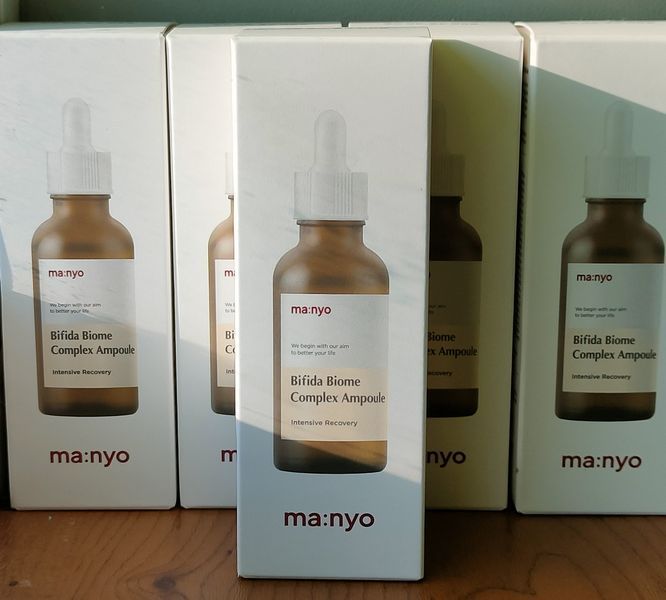 Омолаживающая сыворотка MANYO FACTORY Bifida Biome Complex 50 мл 018 фото